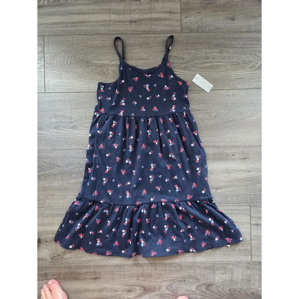 Old navy girls dress size 6-7‎